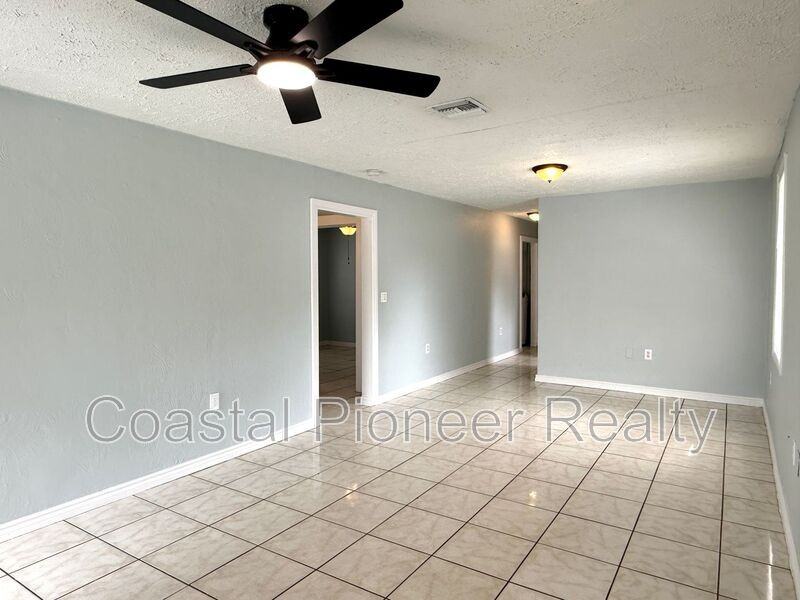 2308 E 15th Ave - Photo 4 of 17