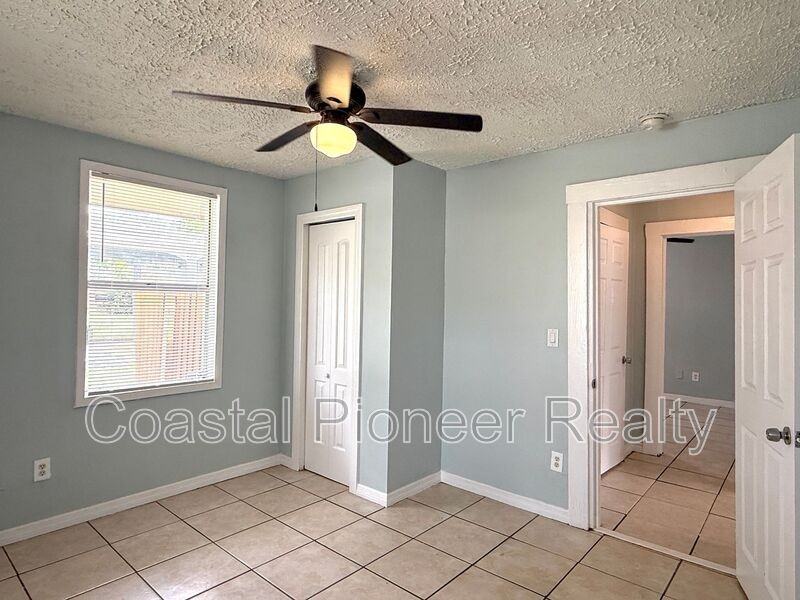 2308 E 15th Ave - Photo 6 of 17