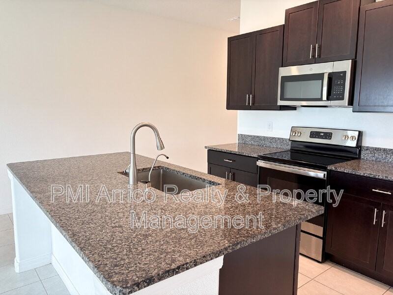 5487 Blue Azure Dr - Photo 3 of 33