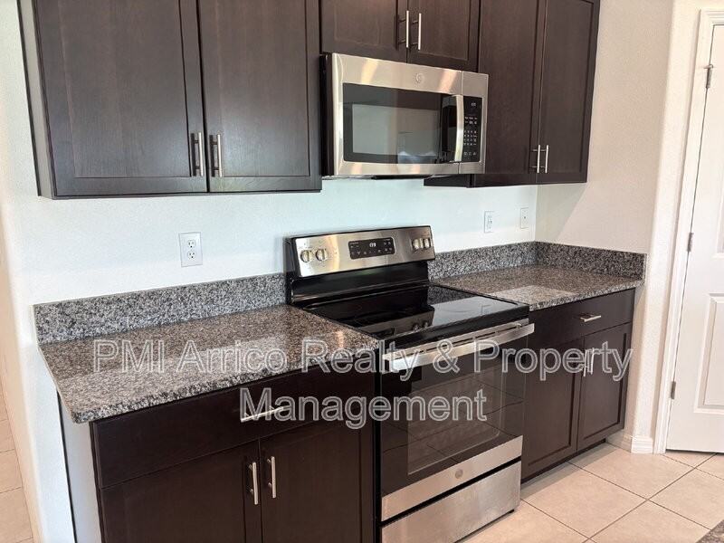 5487 Blue Azure Dr - Photo 4 of 33