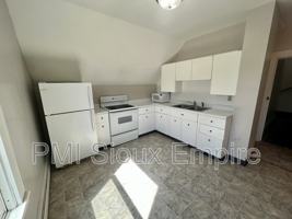 featured image of 927 S Spring Ave #4