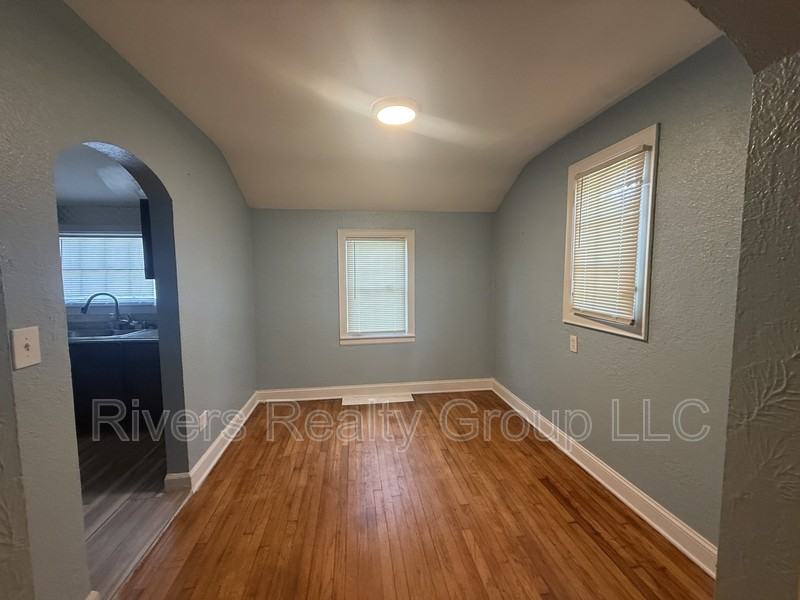 16555 W Parkway St - Photo 4 of 10