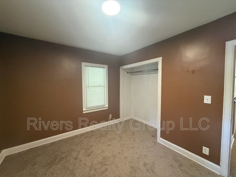 16555 W Parkway St - Photo 7 of 10