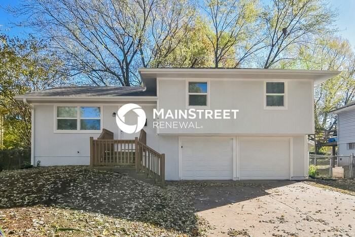 9819 Wallace Ave - Photo 6 of 19