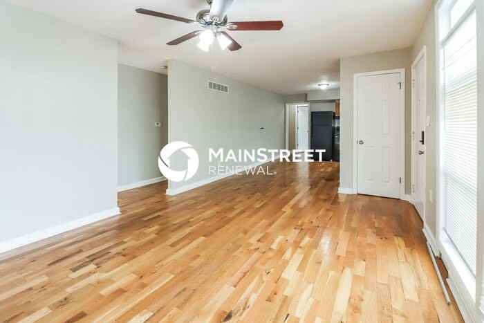 308 Jefferson Ln - Photo 3 of 15