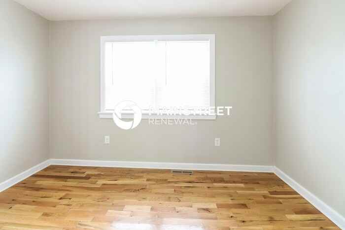 308 Jefferson Ln - Photo 6 of 15