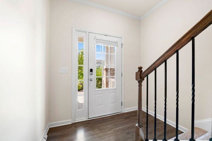 6830 Scarlet Oak Way - Photo 6 of 32