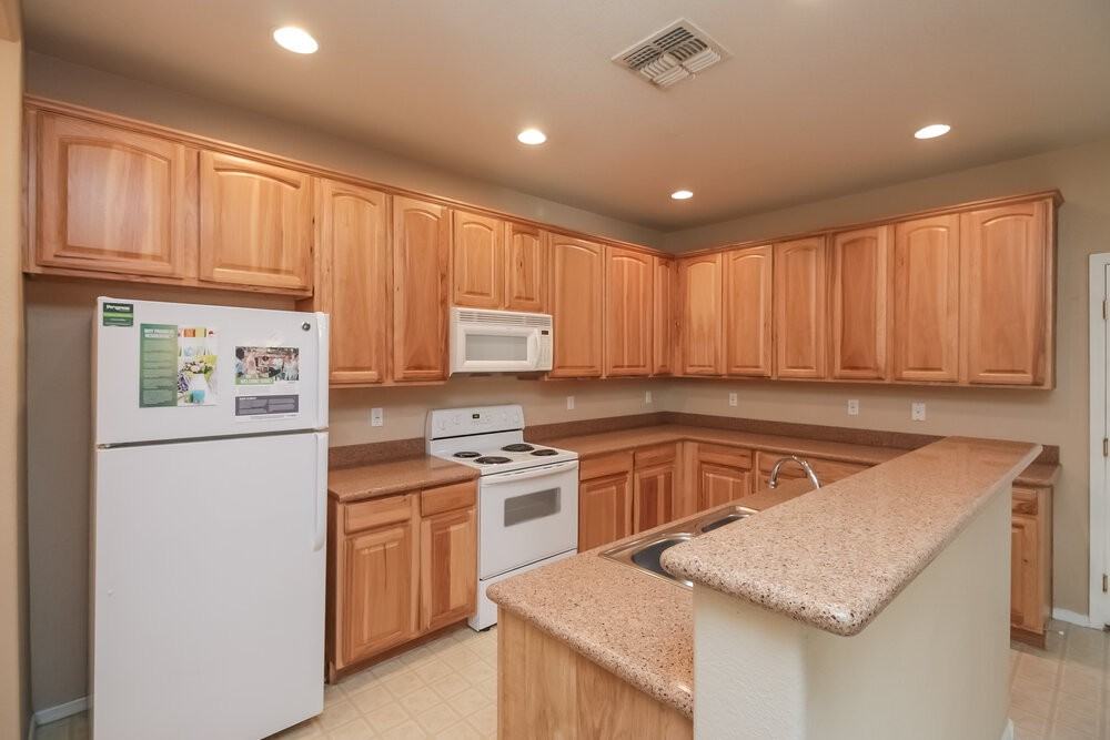 5829 E Harmony Ave - Photo 5 of 15