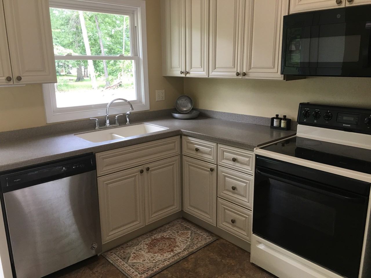 2032 Ridgeland Drive - Photo 3 of 13