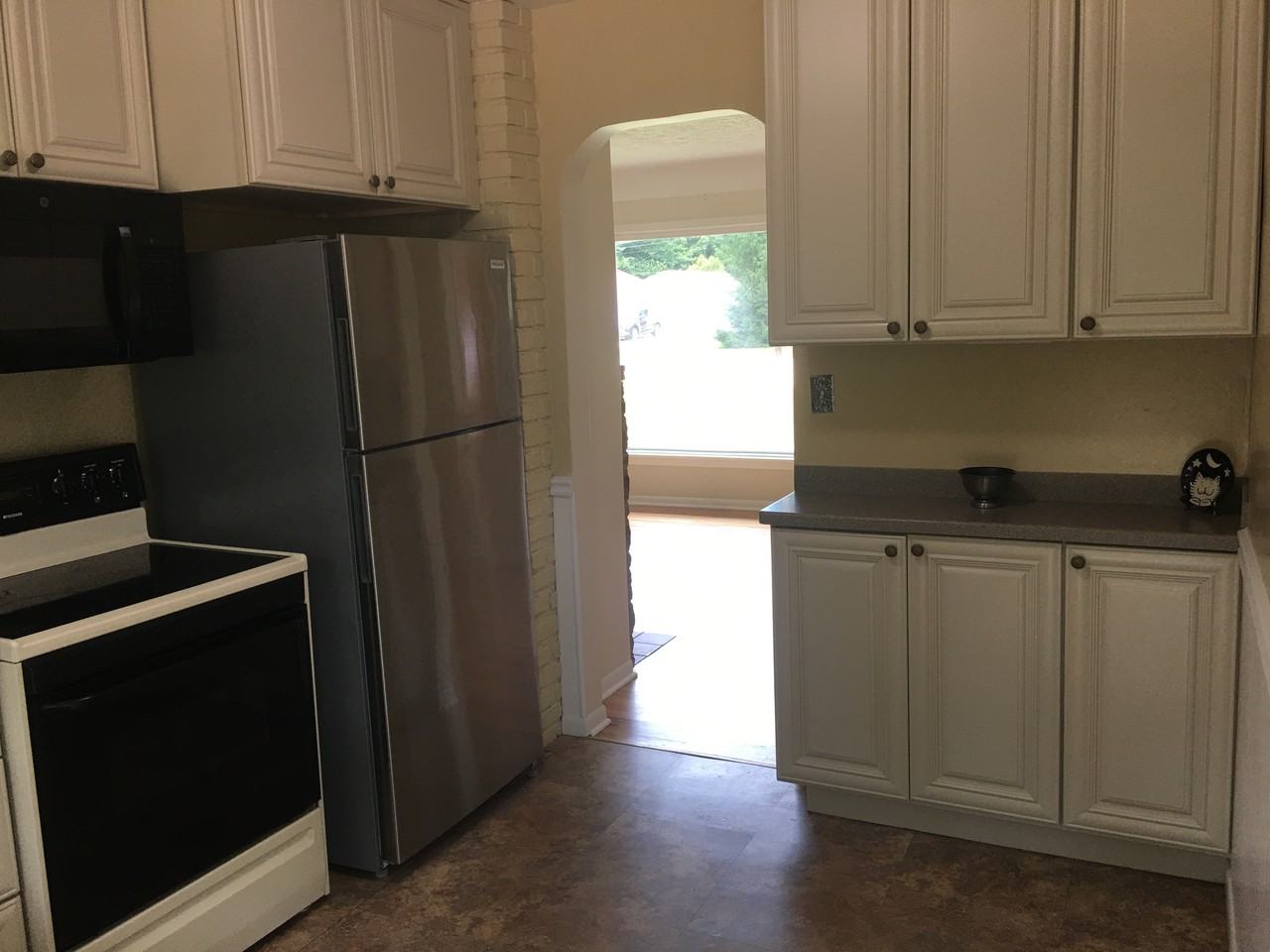 2032 Ridgeland Drive - Photo 4 of 13