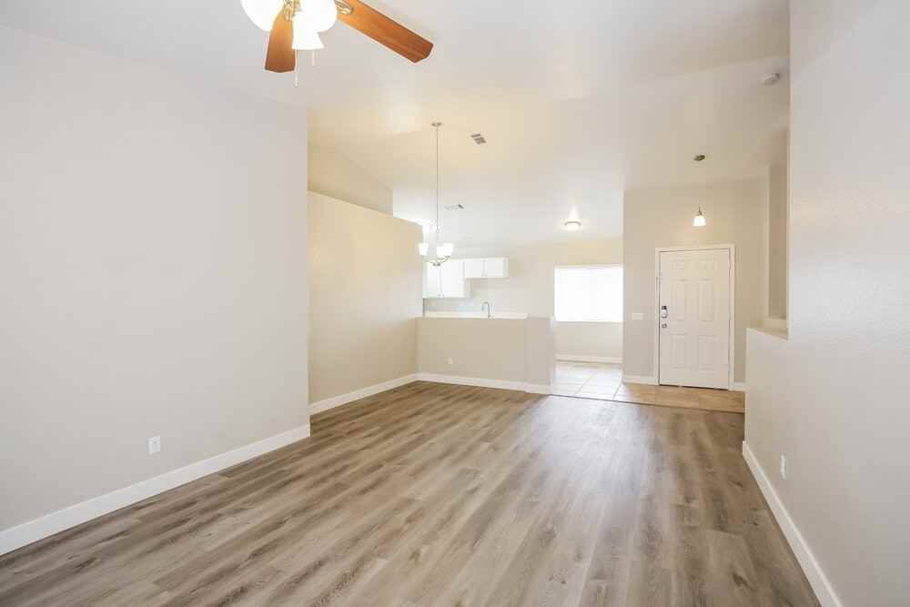 130 Breezy Shore Ave - Photo 3 of 16