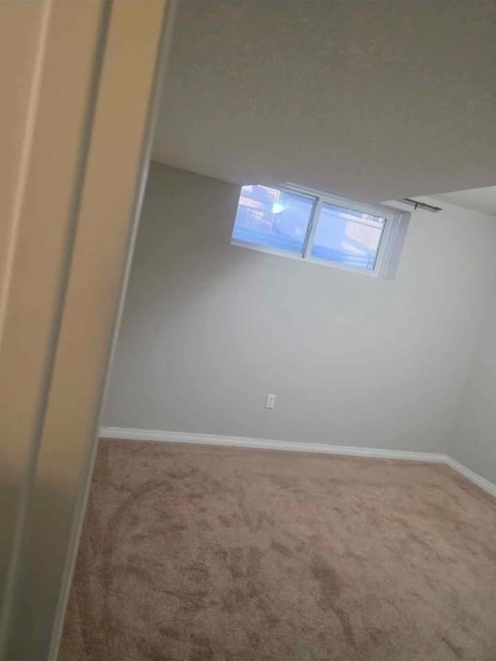 Skyview Shores Manor Northeast - Photo 5 of 7