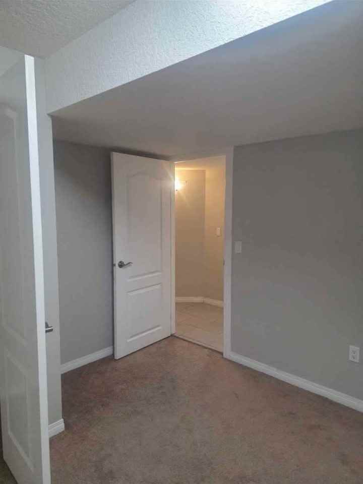 Skyview Shores Manor Northeast - Photo 6 of 7