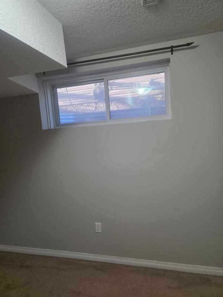 Skyview Shores Manor Northeast - Photo 7 of 7