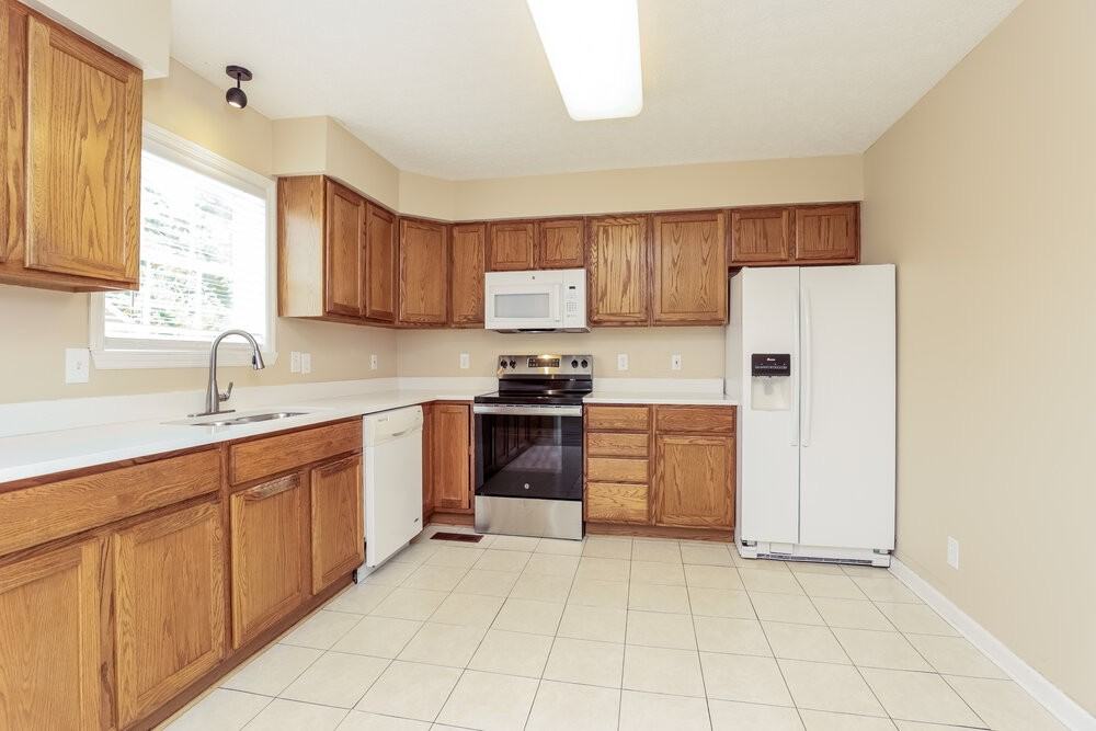 2309 Leighton Way - Photo 7 of 17