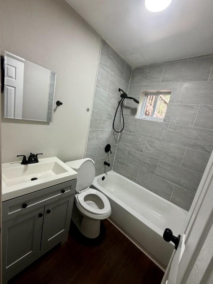 530 Lindsay St NW - Photo 4 of 8