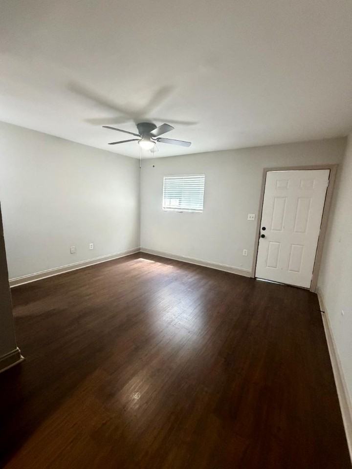 530 Lindsay St NW - Photo 5 of 8
