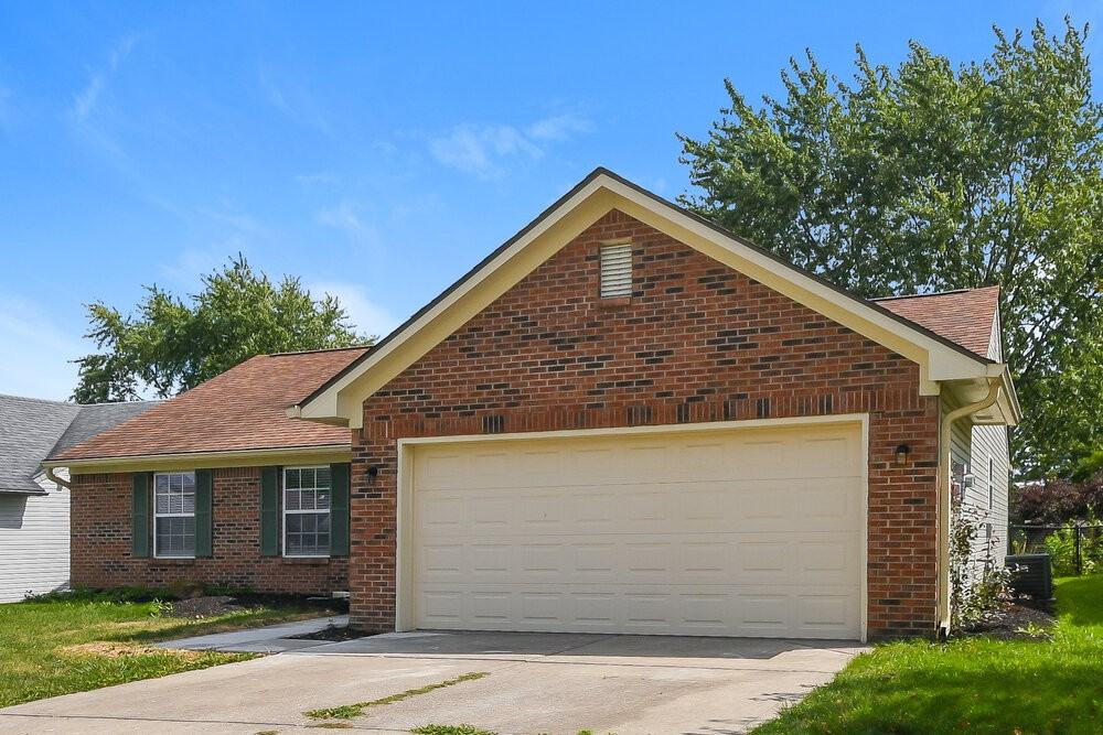 9695 Claymore Dr - Photo 3 of 16