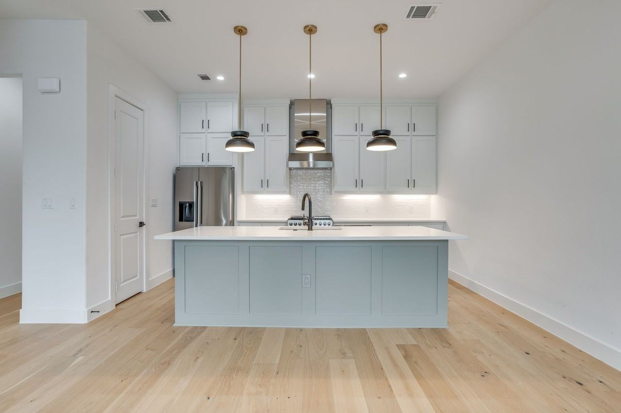 123 Thornton St - Photo 2 of 24