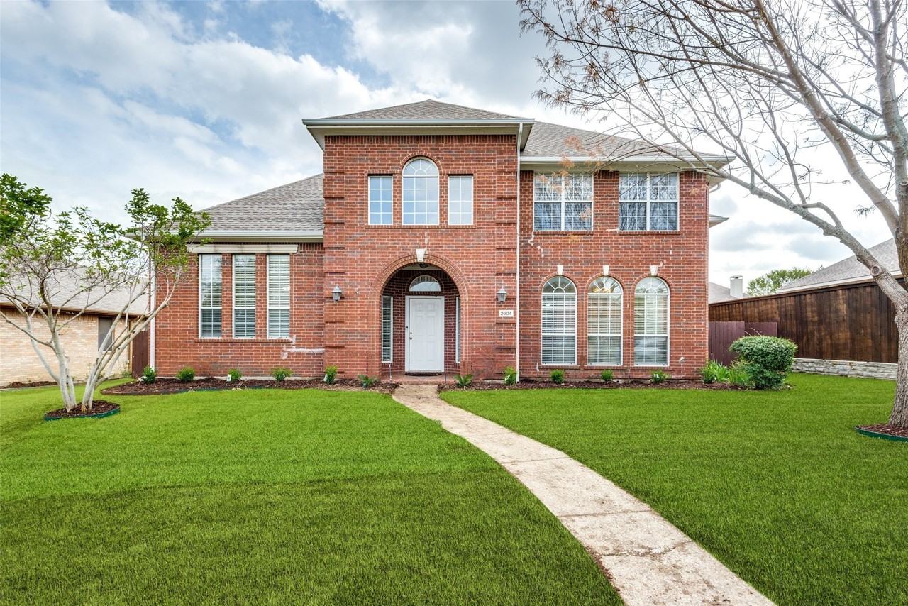 2904 Woods Dr