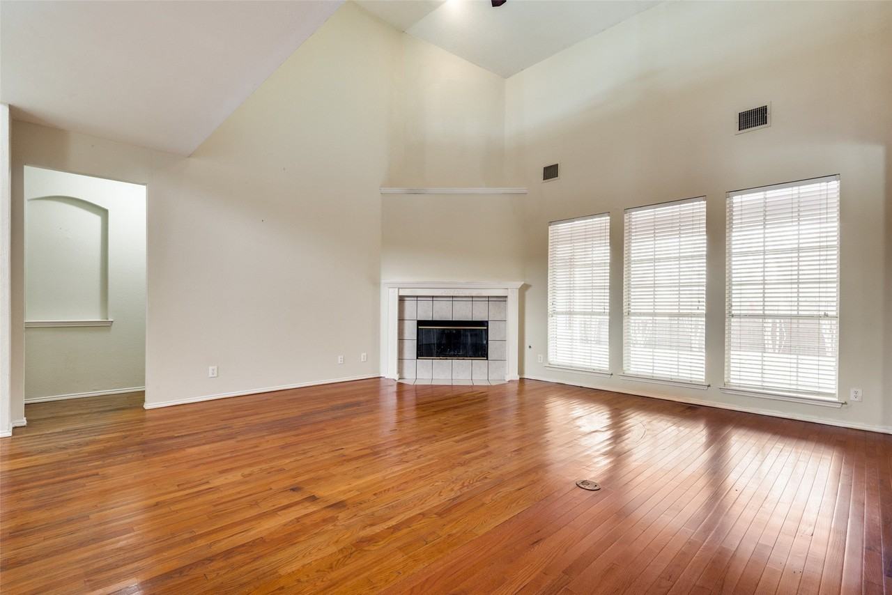 2904 Woods Dr - Photo 6 of 25