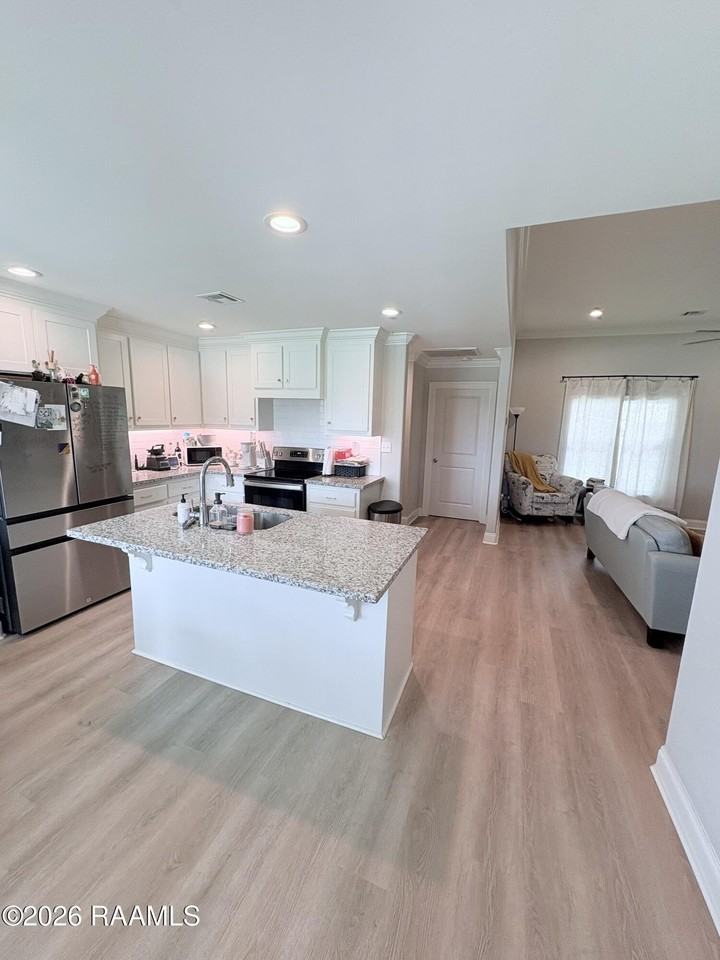 1039 Lillian Michel Dr - Photo 3 of 13