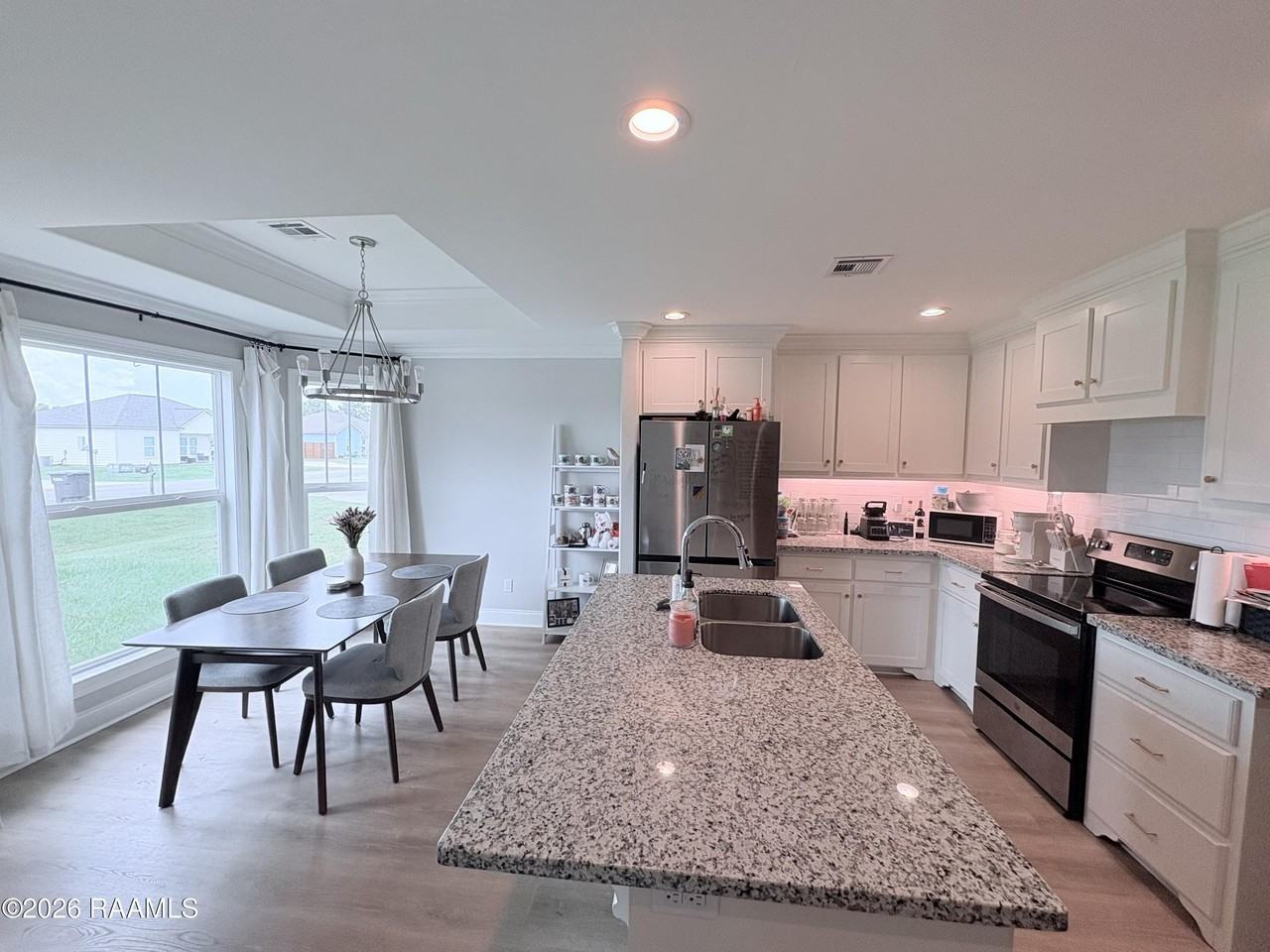 1039 Lillian Michel Dr - Photo 4 of 13
