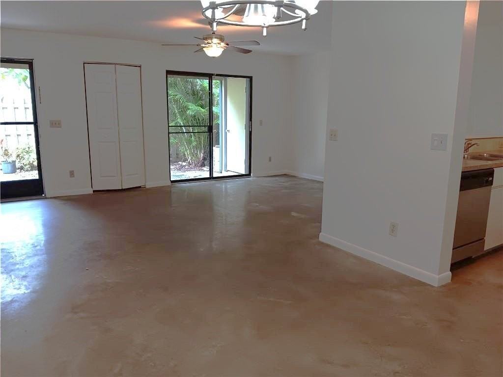 1403 39th Ave #J2 - Photo 5 of 26