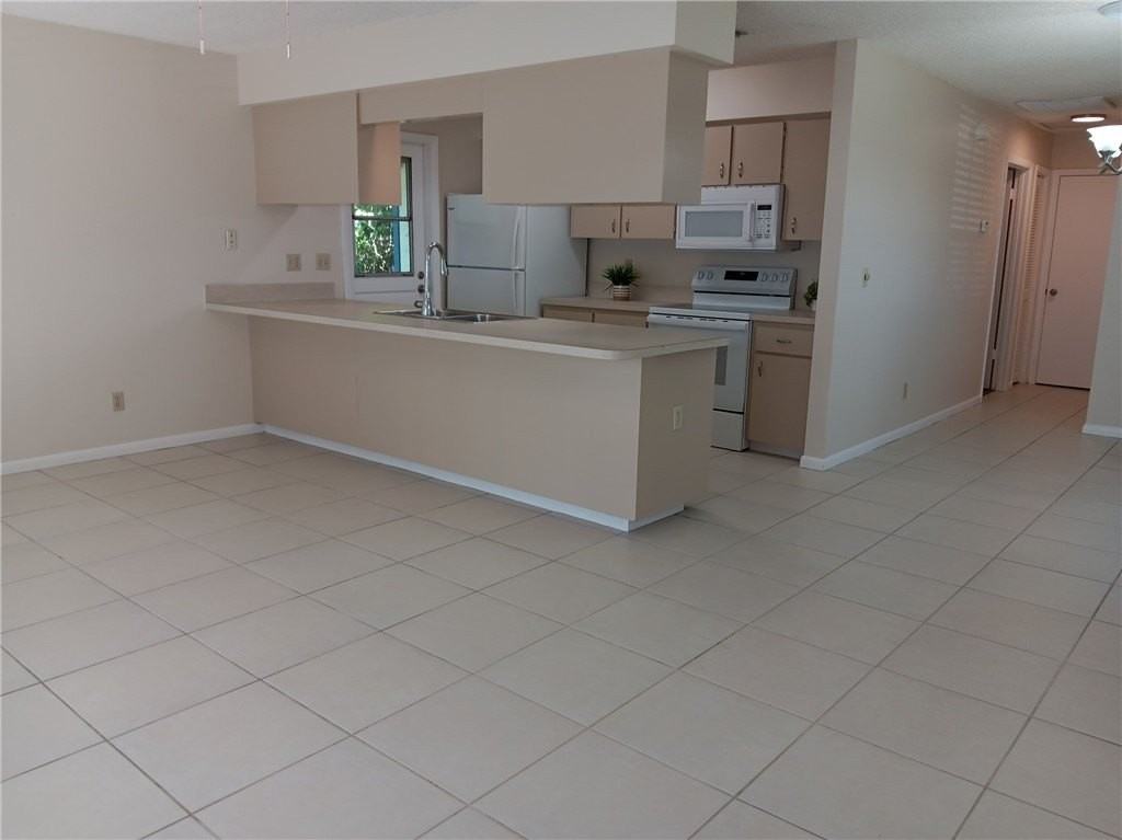 1844 23rd Ave - Photo 5 of 25