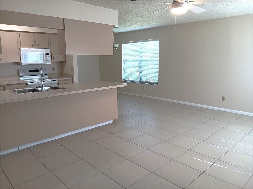1844 23rd Ave - Photo 6 of 25
