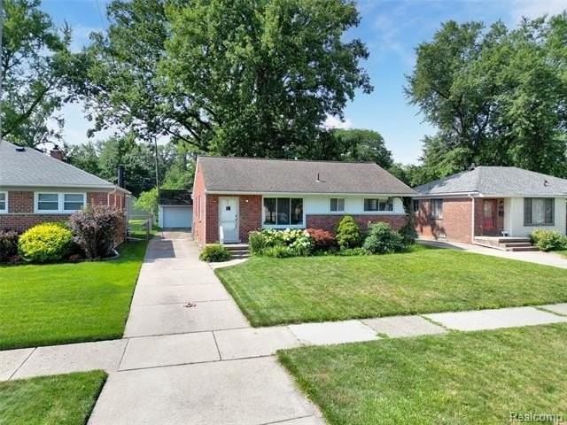 437 W Sunnybrook Dr - Photo 2 of 42