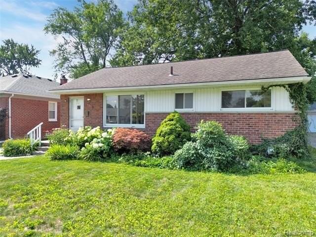 437 W Sunnybrook Dr - Photo 5 of 42