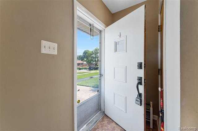 437 W Sunnybrook Dr - Photo 7 of 42