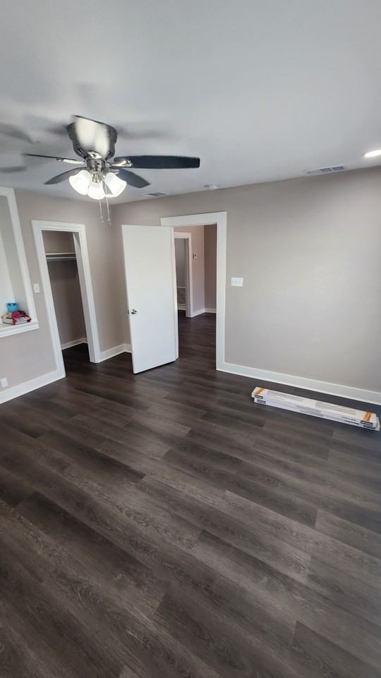 733 Commerce St - Photo 3 of 11