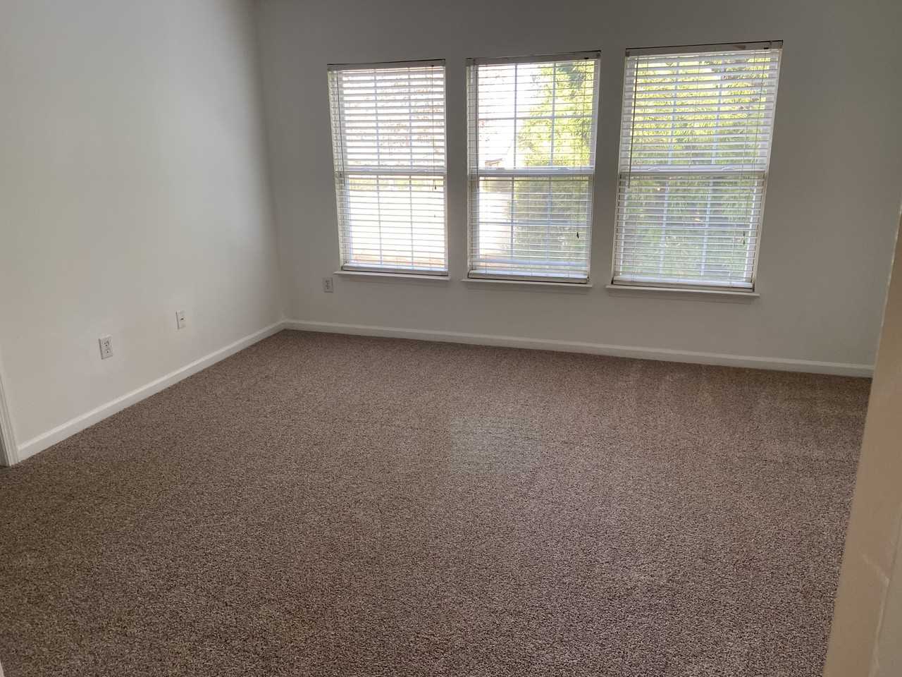 228 Braelock Dr - Photo 6 of 14