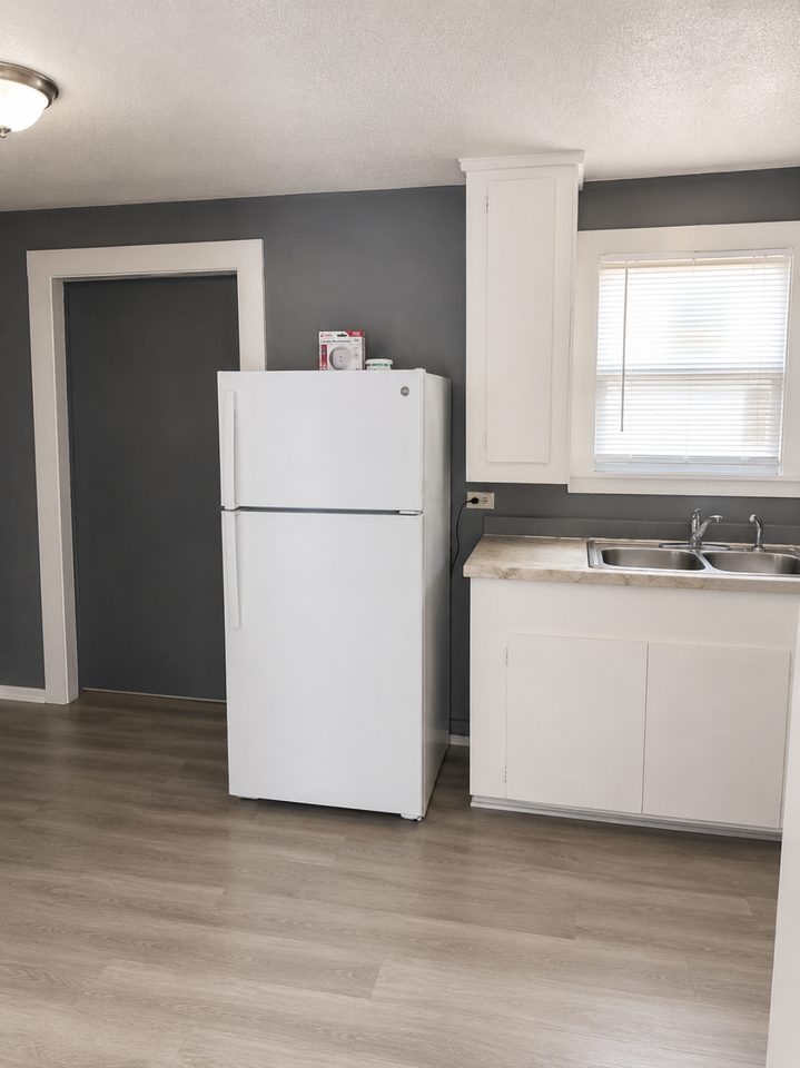 200 Forrest Ave #B - Photo 2 of 6