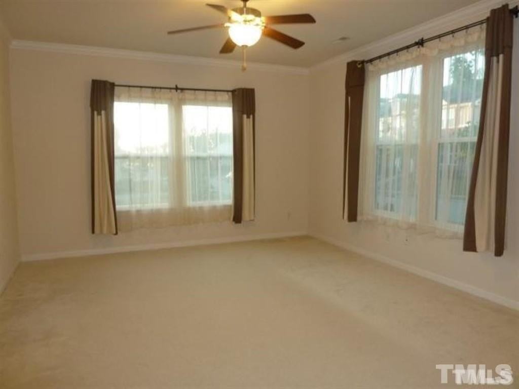 2425 Historic Cir - Photo 4 of 10