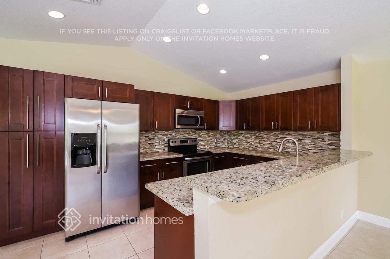4645 Nw 99th Ln - Photo 6 of 21