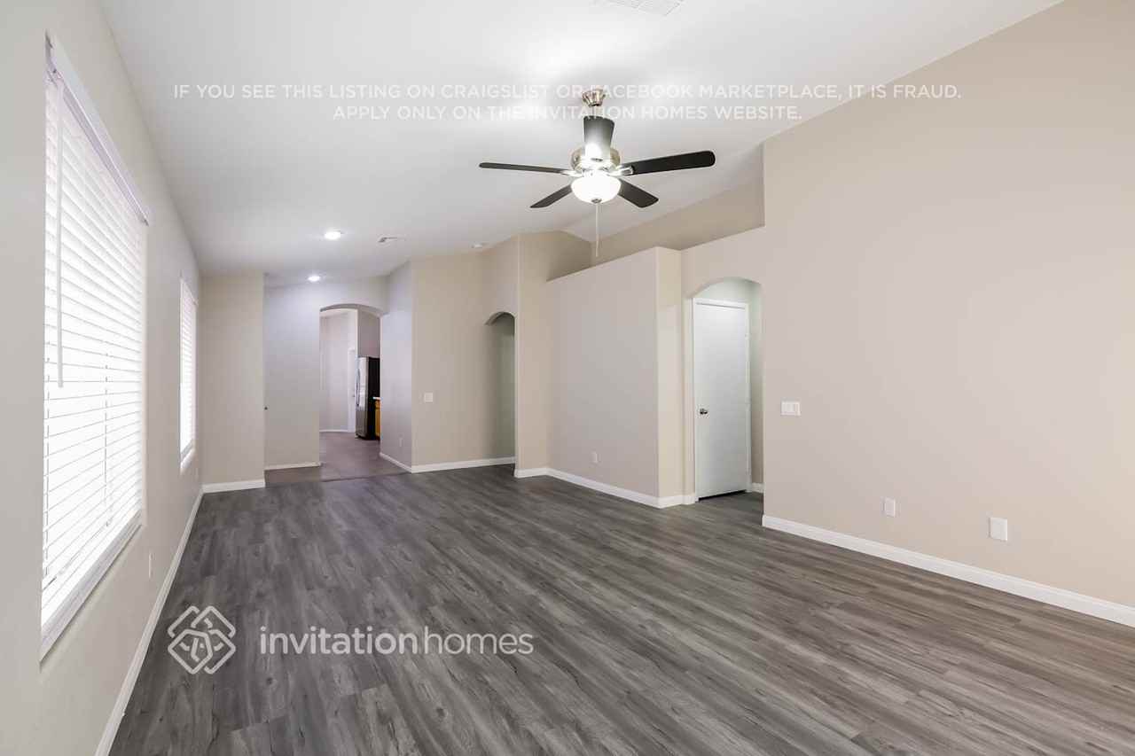 7937 Turtle Island Ct - Photo 3 of 15
