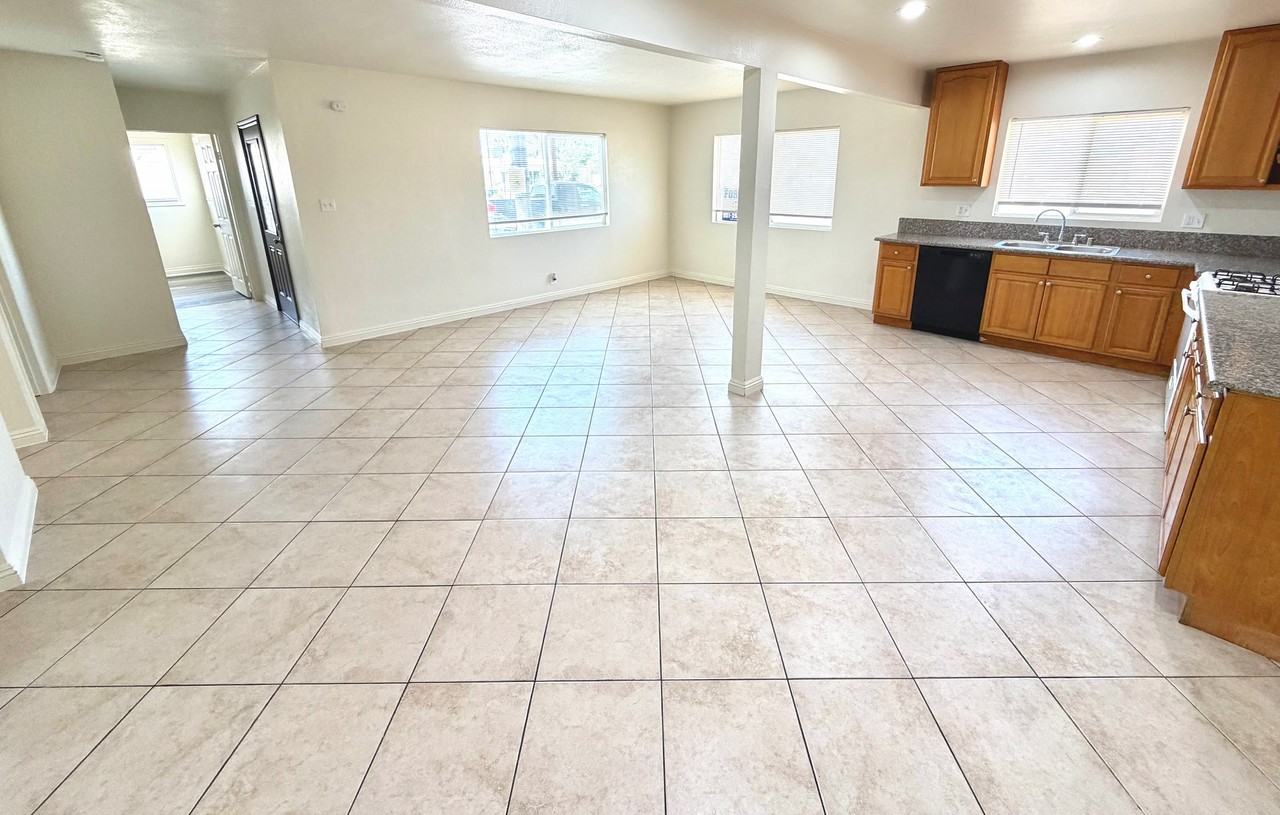 1656 Bryn Mawr Ct