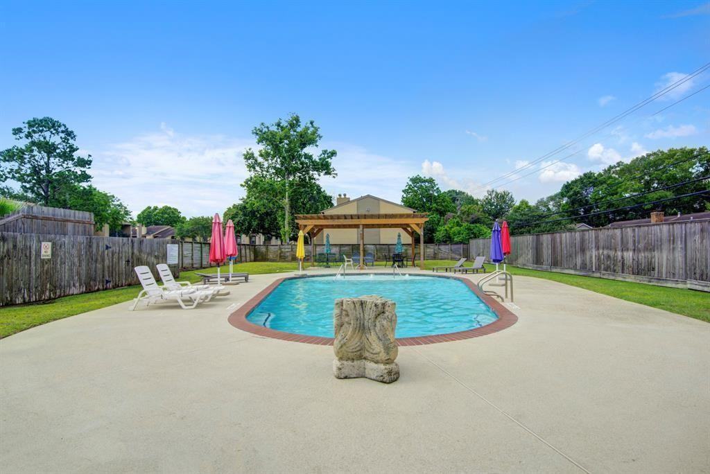 2833 Seaside Dr - Photo 2 of 11