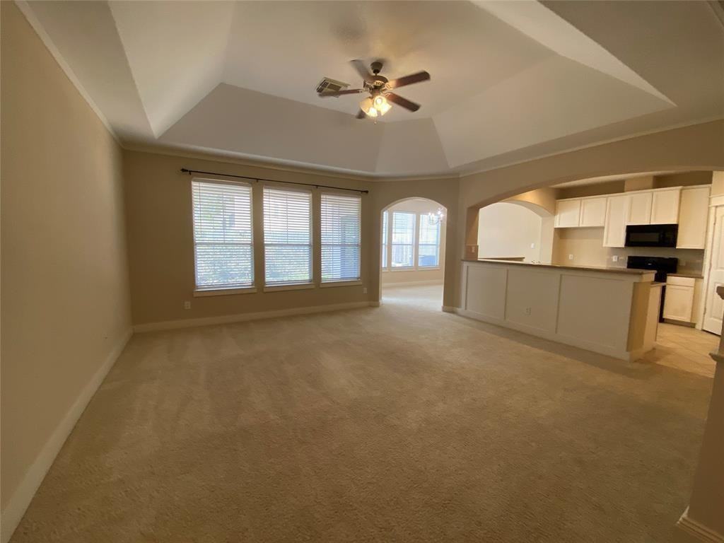 2833 Seaside Dr - Photo 3 of 11