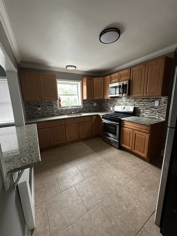54 Ellington St #2L - Photo 7 of 13