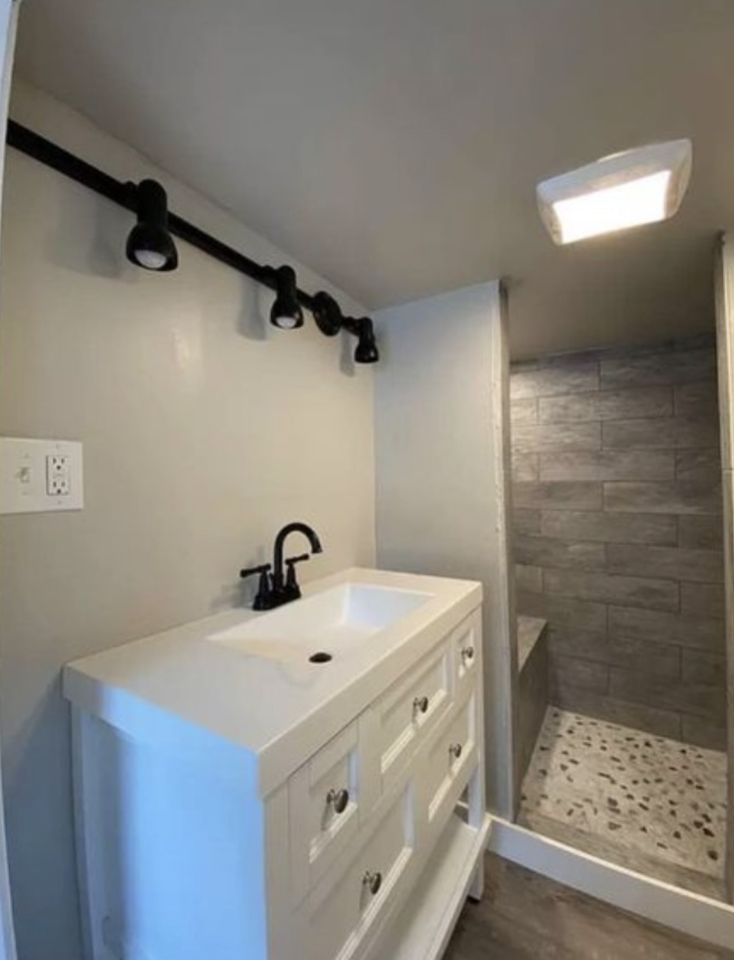 12 Essex St #14L - Photo 5 of 10