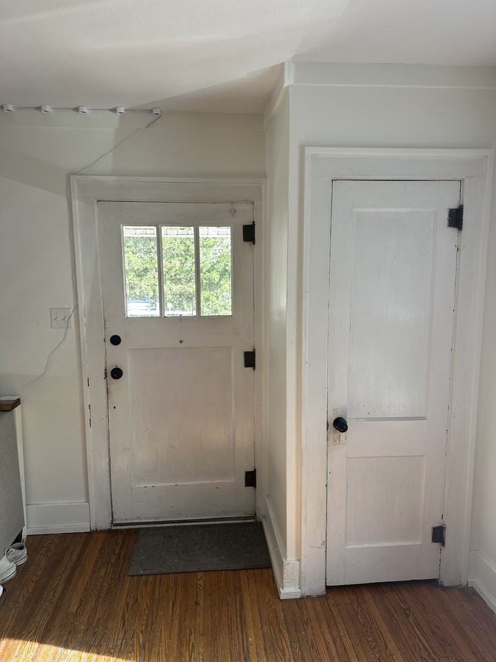 2312 Knapp St - Photo 2 of 23