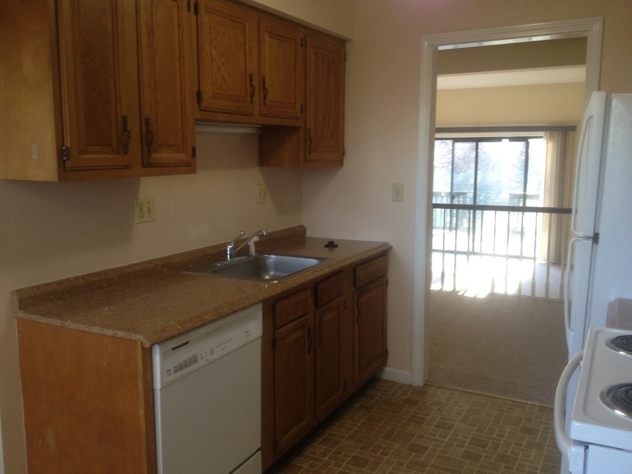 180 Conestoga Way - Photo 2 of 26