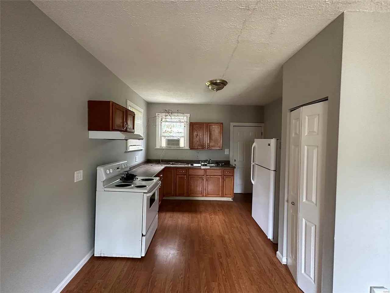 8914 Ramona Ave - Photo 3 of 7