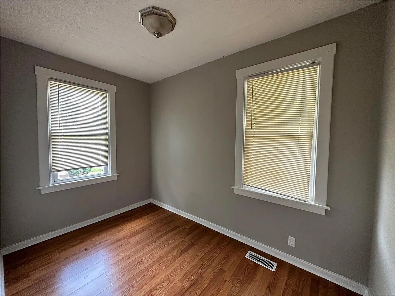 8914 Ramona Ave - Photo 5 of 7