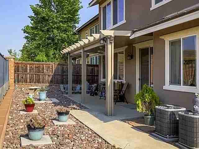 35462 Snead St - Photo 2 of 50
