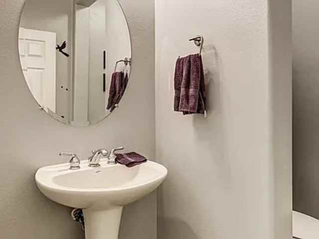 35462 Snead St - Photo 4 of 50